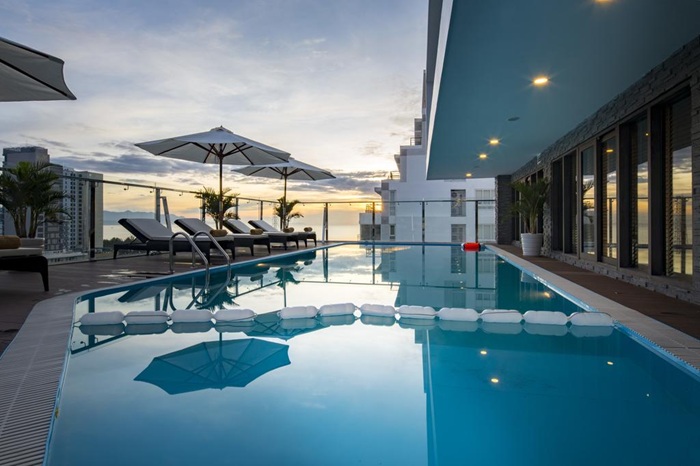 Vẻ đẹp rực rỡ của Stella Maris Beach Danang