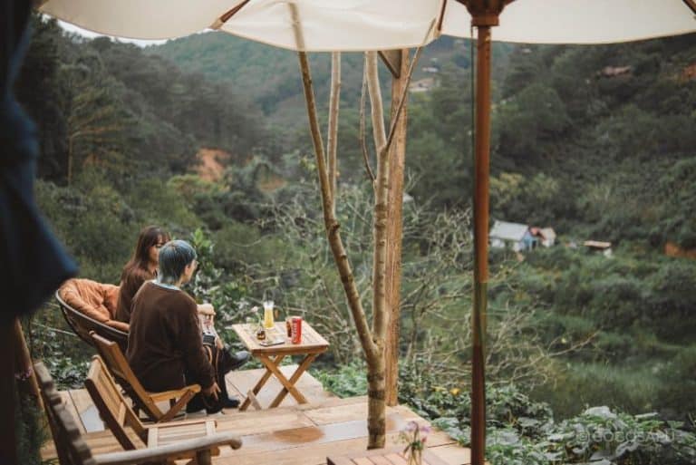 Tiệm cà phê trong rừng