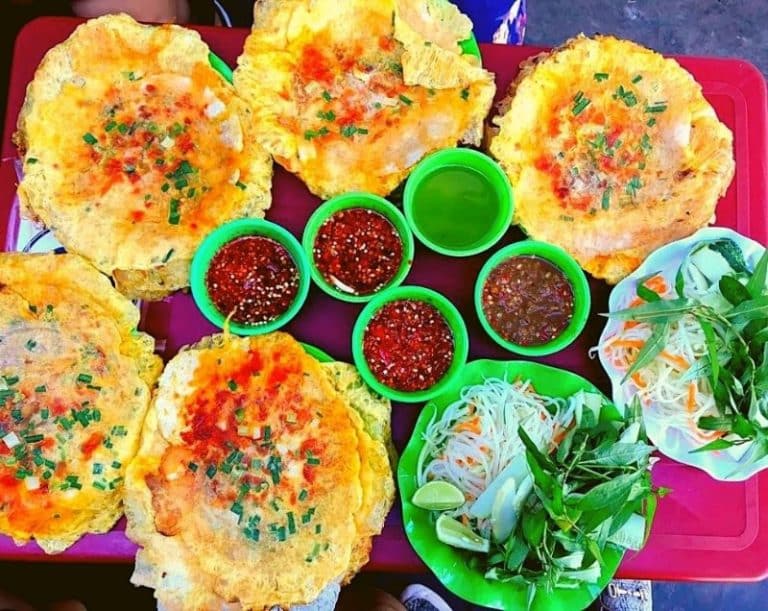 Quán Chị Hà - Bánh ép Huế ở Sài Gòn hương vị cố đô