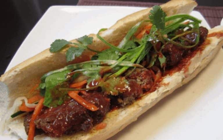 Bánh mì Ba Lắc - bánh mì ngon ở Sài Gòn đã ăn là sẽ nghiện