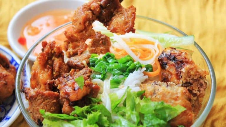 Quán Tư Loan - Bún thịt nướng nem nướng