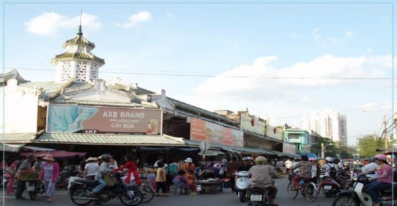 Chợ Đêm Hòa Bình – chợ đêm ở Sài Gòn thu hút thực khách