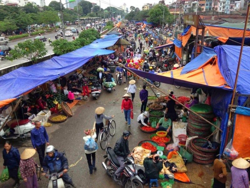 Chợ Long Biên - khu chợ ở Hà Nội bạt ngàn vật phẩm