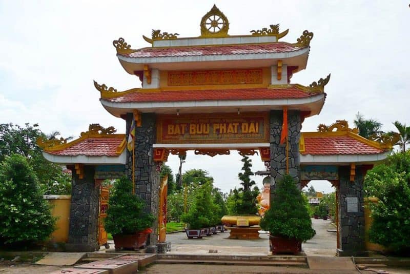 Bát Bửu Phật Đài - chùa cầu duyên ở Sài Gòn linh nghiệm