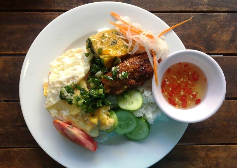 Cơm tấm Minh Long - cơm tấm ngon ở Sài Gòn giá bình dân