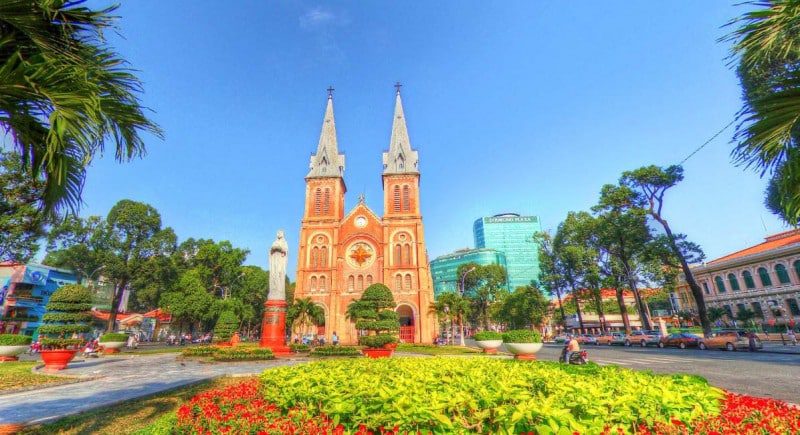 Nhà thờ Đức Bà - địa điểm chơi Tết Nguyên đán ở Sài Gòn