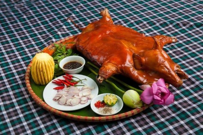 Lợn quay Phước Lộc Thọ - heo quay Lạng Sơn ở Sài Gòn chuẩn vị