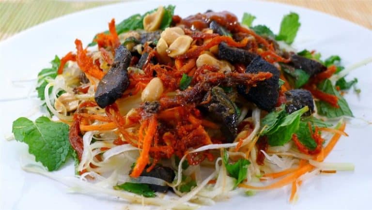 Nộm khô bò - món ăn vặt ở HCM siêu hấp dẫn
