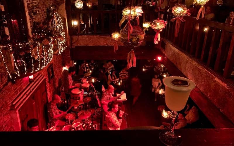 Carmen Bar - quán bar nhạc nhẹ ở Sài Gòn quyến rũ
