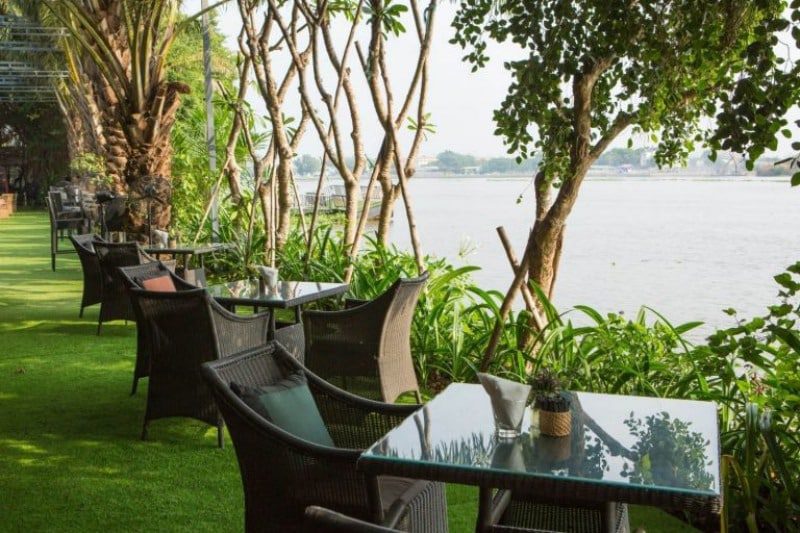 Village Romaine - quán cafe bờ sông ở Sài Gòn cực lãng mạn