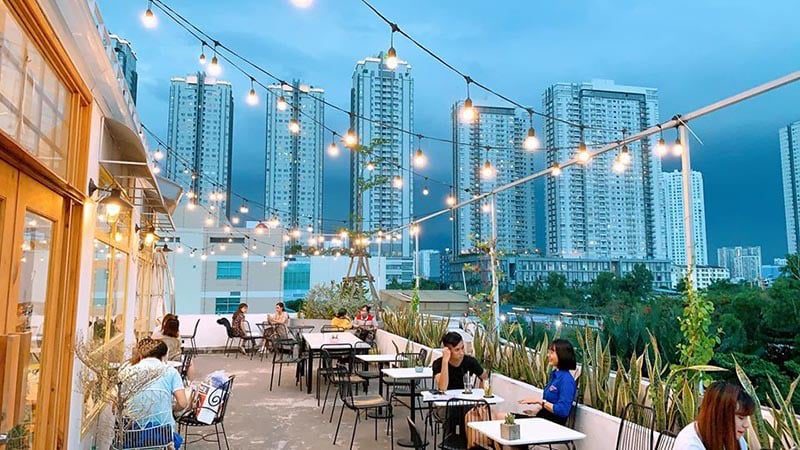 Nắng rooftop - quán cafe Rooftop ở Sài Gòn đẹp mê ly