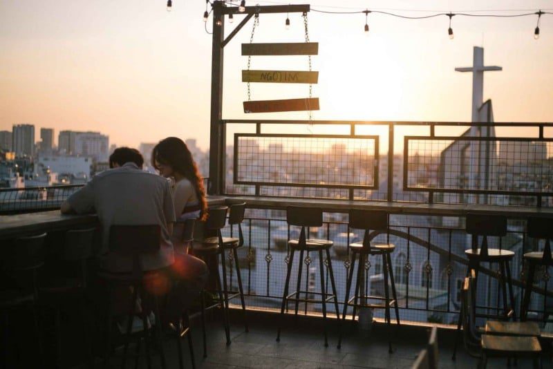 Trăng Non Rooftop - quán cafe Rooftop ở Sài Gòn ngắm hoàng hôn