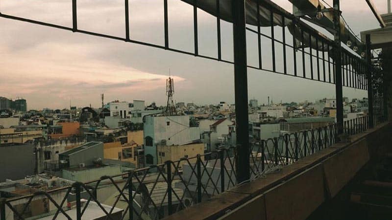 Hừng Hoa là một rooftop Sài Gòn phù hợp để bạn tránh khỏi những ồn ào