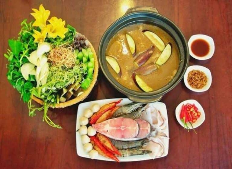 Quán lẩu mắm Chín Thùy là một quán lẩu ngon ở Sài Gòn