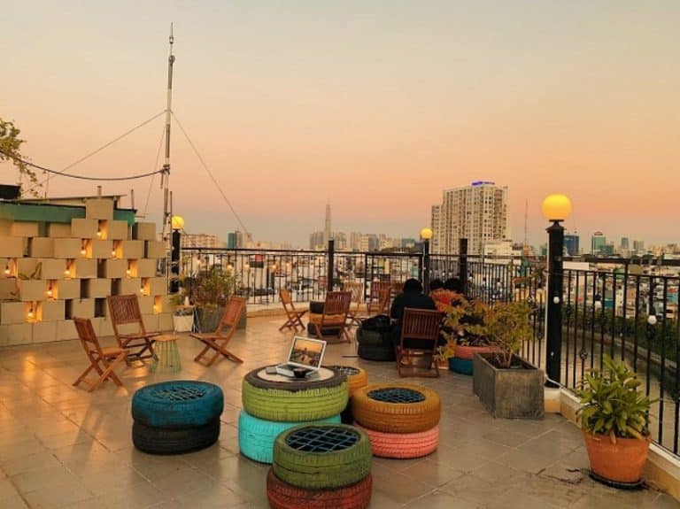Place in Saigon Cafe - sân thượng đẹp ở TP HCM