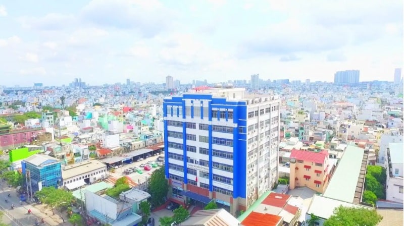Nguyễn Tất Thành - đại học ở Quận 4