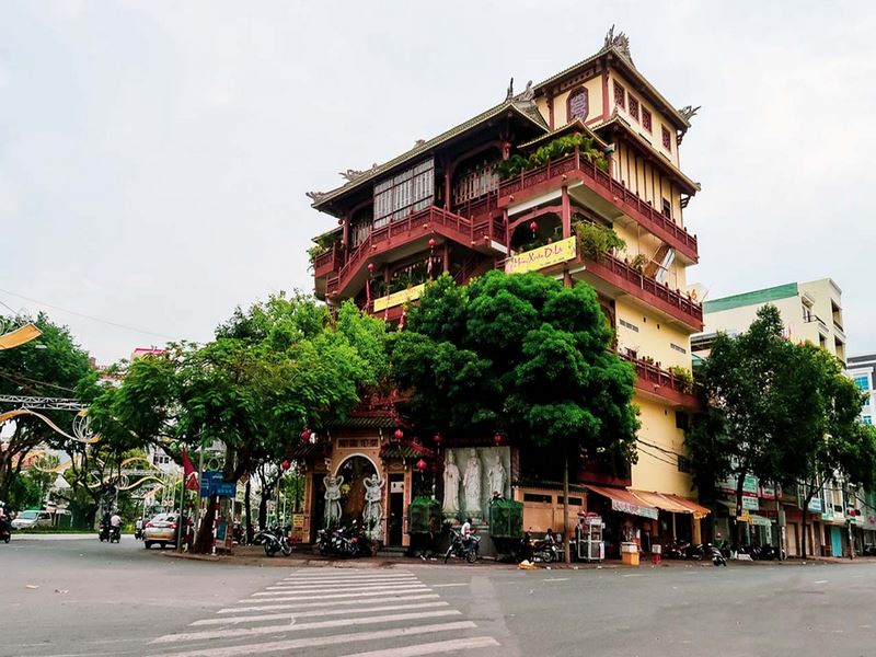 Chùa Phật Học tọa lạc ngay trung tâm thành phố Cần Thơ