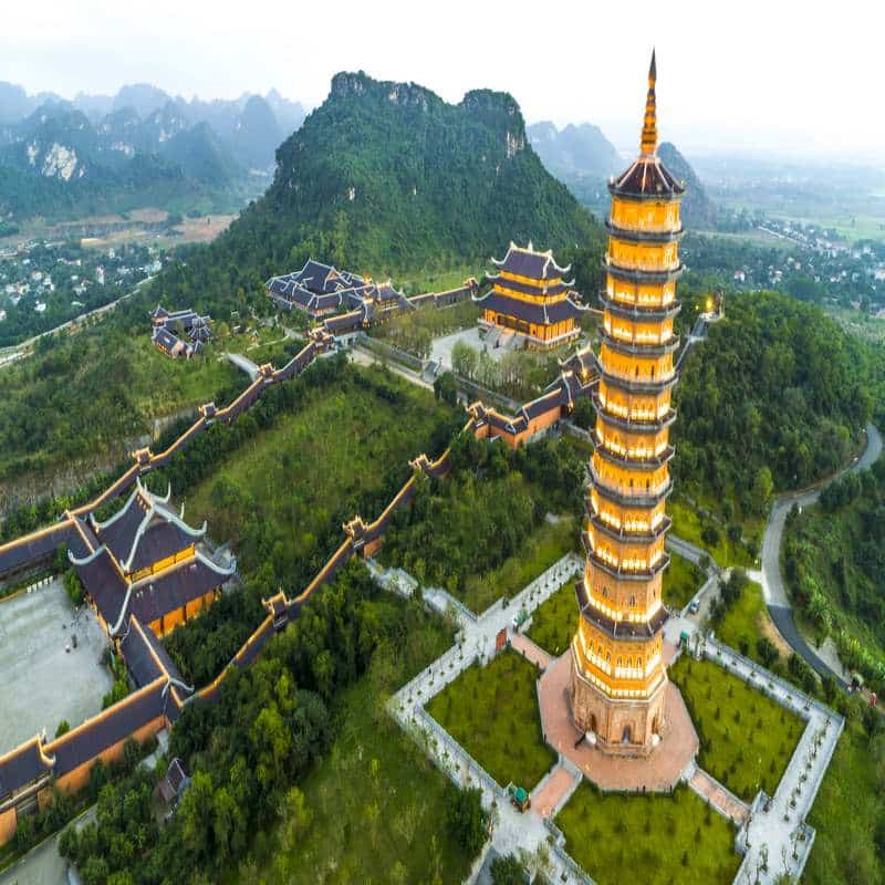 Khung cảnh đẹp mơ mộng của chùa Bái Đính - Ngôi chùa ở Ninh Bình nổi tiếng