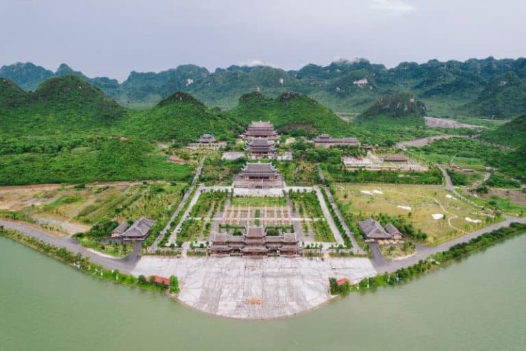 chua o ha nam 0