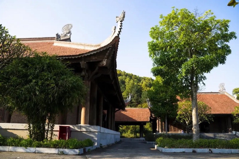 Chùa Dạm là ngôi chùa ở Quế Võ được nhiều du khách ghé thăm
