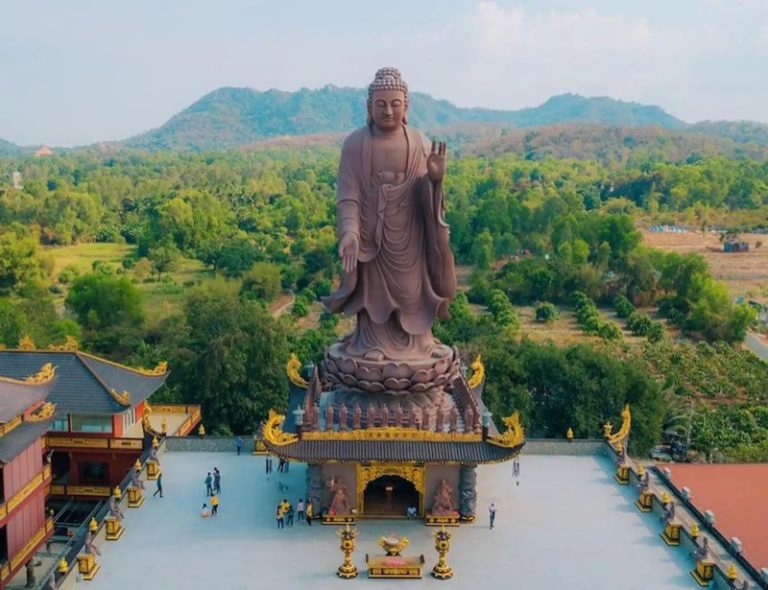 Tìm hiểu những ngôi chùa ở Tịnh Biên đẹp