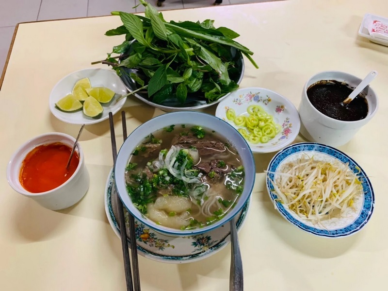 Phở Minh- nơi ăn sáng ngon ở quận 1 với menu phở đa dạng