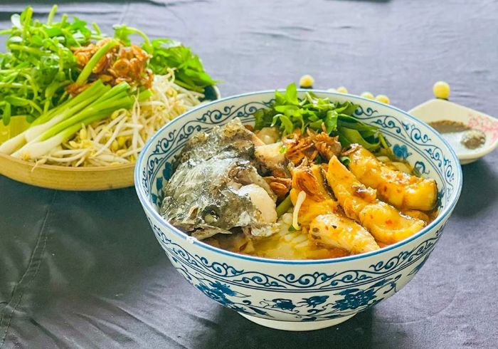 bánh canh cá lóc ở Hóc Môn