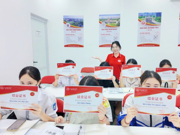 Học viên tại QTEDU trong quá trình học tiếng Trung
